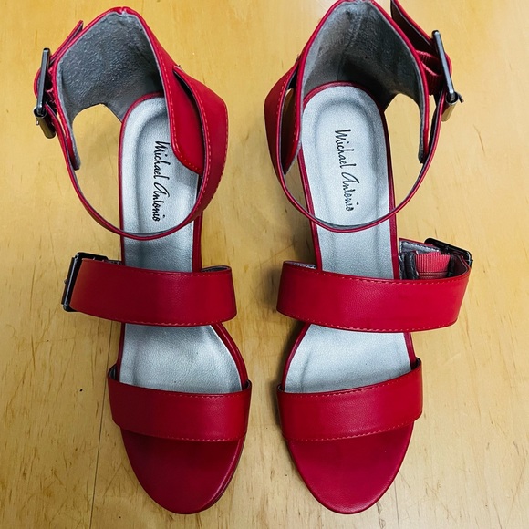 Red summer shoes, new, size 9. - Picture 7 of 9